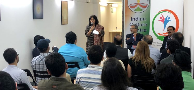 Charla de estudiantes con el embajador de India en España Charla de estudiantes con el embajador de India en España