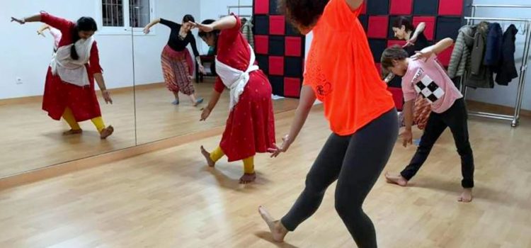 Classe de Bharatanatyam de Nadal