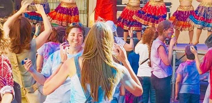 Holi Festival Escola Dominiques Sagrada Familia