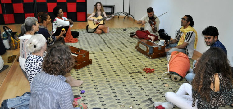 Reunions de Bhakti i Naad Ioga