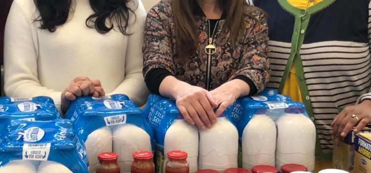 Donació d´aliments de Harpreet Sandarangani
