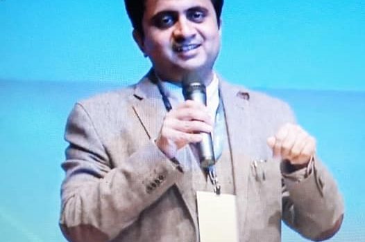 Kandarp Mehta  en el programa de poesia «Sarau de Poesia» de Calafell Ràdio