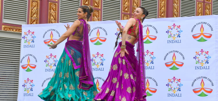 «La India en Danza» en la Fiesta Mayor de Sant Antoni