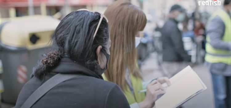 El programa solidario de alimentación de ICC en el documental “Spain’s Housing Crisis: Banks, Scams and Evictions”