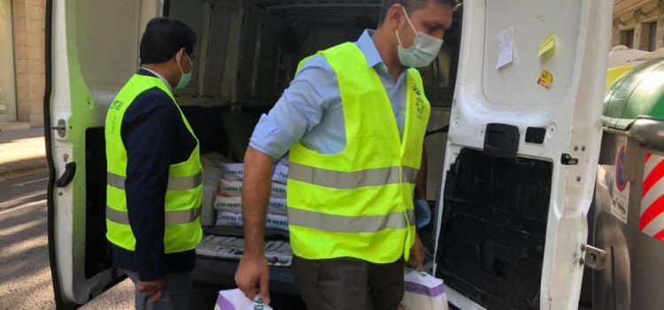 Donación de alimentos del Sr. Gursham Singh Cheema